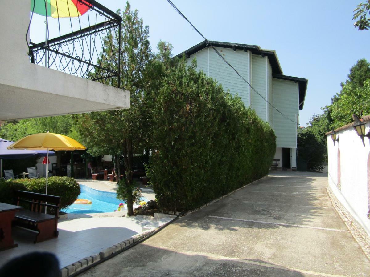 Hostel Papagal Varna Exterior photo